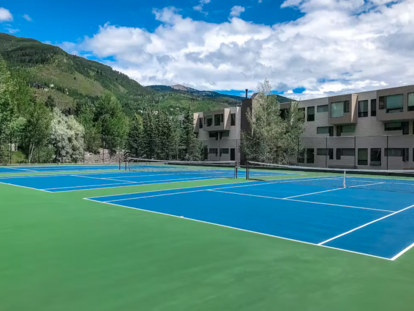 East Vail shuttle with shared hot tub